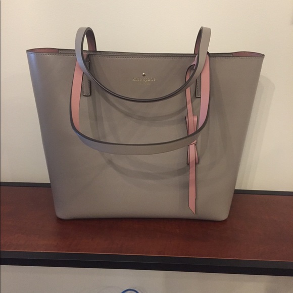 kate spade Handbags - NWT Kate Spade Rose Lawton Way Cityscape Tote ♠️